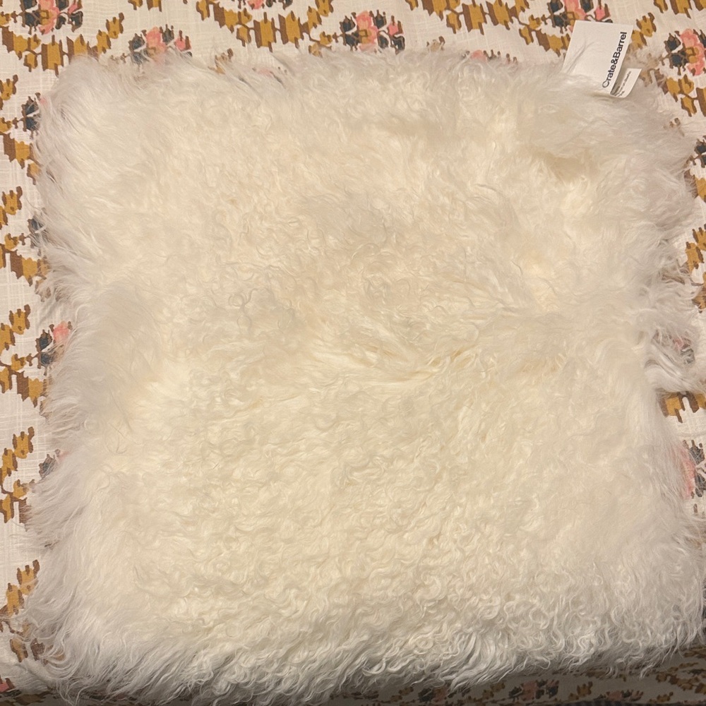 Crate&Barrel White Fluffy Pillowcase 16x16